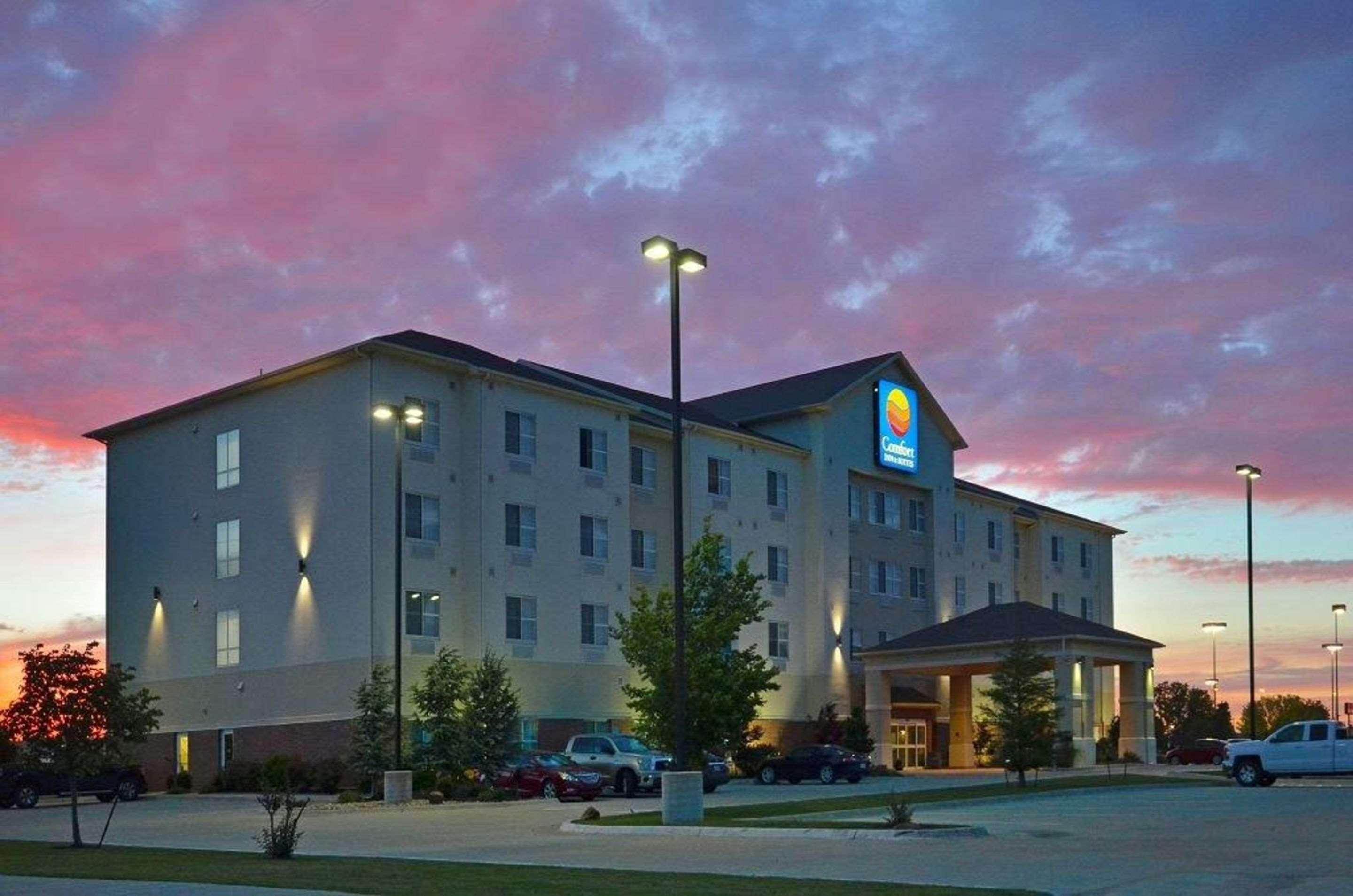 Comfort Inn & Suites Oklahoma City West - I-40 Bagian luar foto